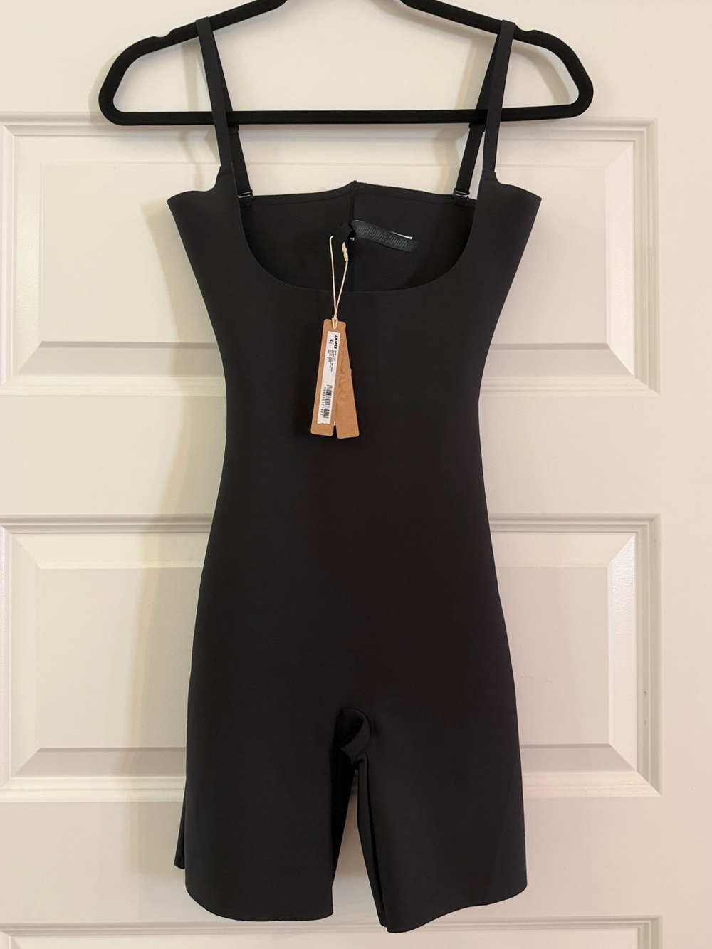 NWT SKIMS Open Bust Mid Thigh Bodysuit Shapewear Onyx Black Size M Sculpting